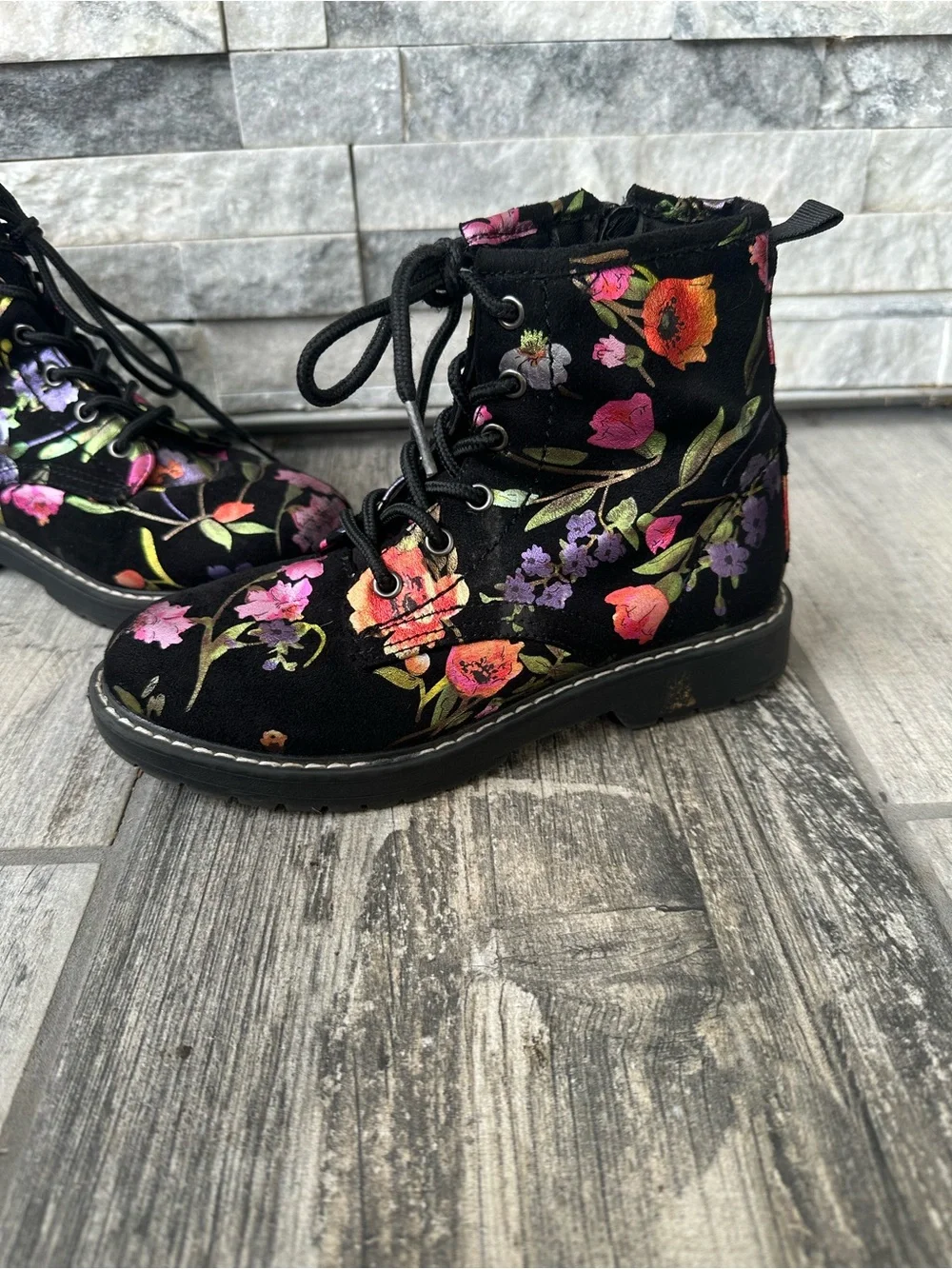 💐Steve Madden💐 T-Betty Floral Print Moto Combat Boot Black Flowers Size 2